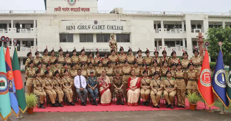 ফেনী গার্লস ক্যাডেট কলেজের শিক্ষার্থীরা